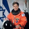 800px-Ilan_Ramon,_NASA_photo_portrait_in_orange_suit